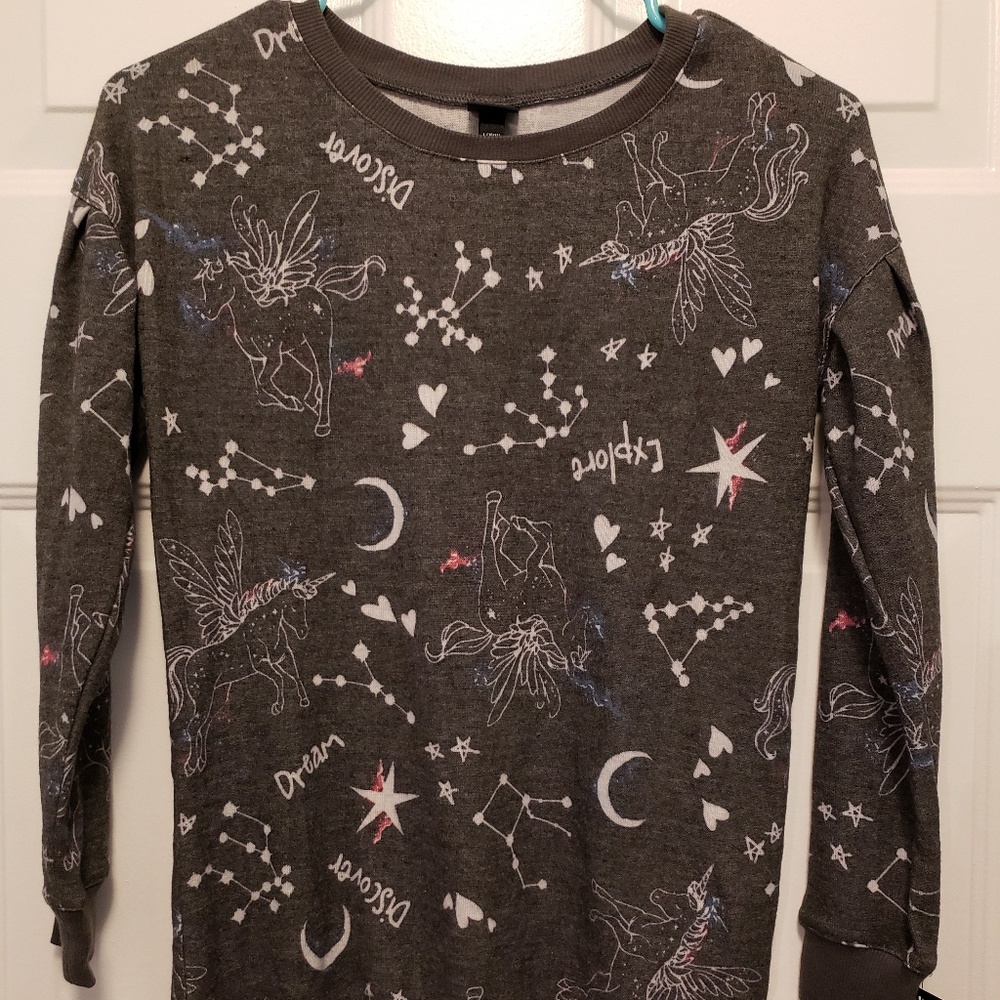 NWT Girls Size 10/12 Pegasus Light Weight Sweater